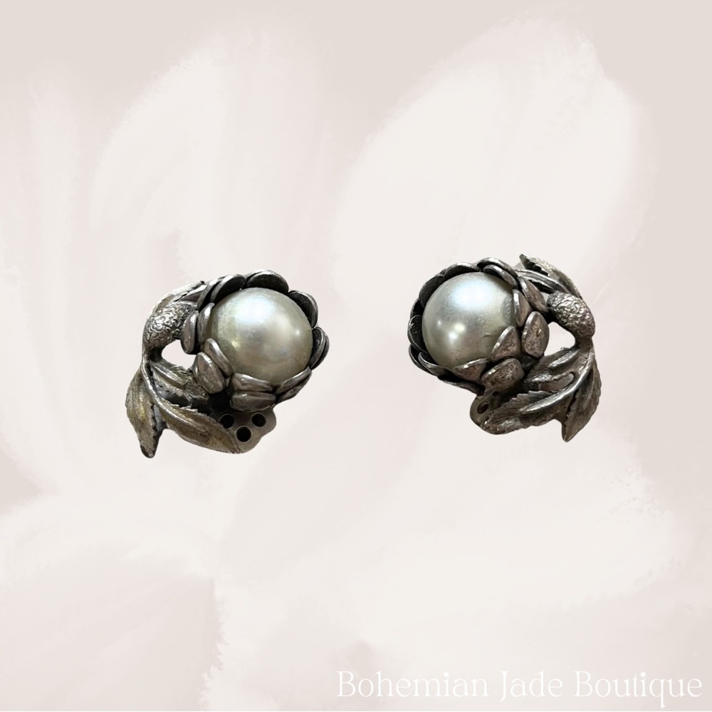 Vintage Faux Pearl Silver Flower Clip On Earrings